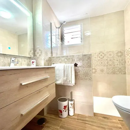 Apartamento Palmeras del Sur con piscina,a 5 minutos a pie a la playa, Tenerife Sur